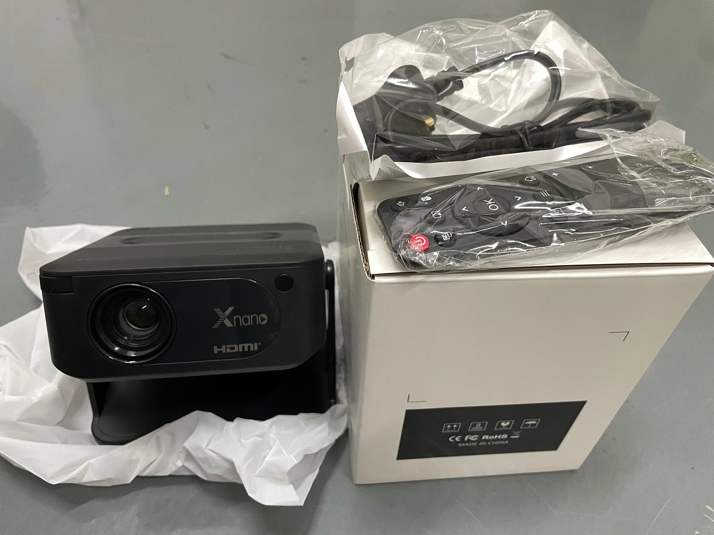 Mini Proyector HD 720P Xnano – Android 11, WiFi6 y Bluetooth 5.2